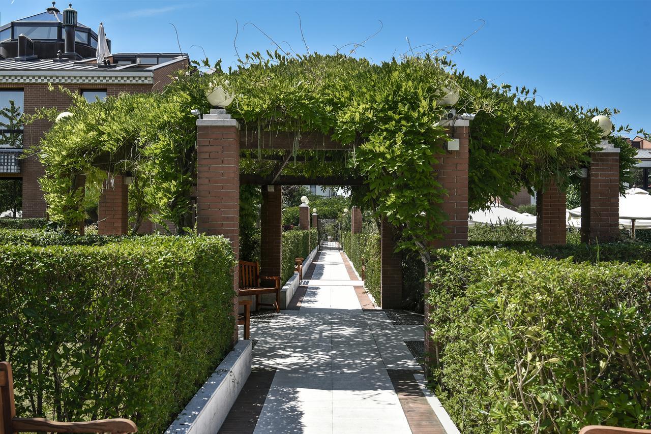 Db Villas Le Ville Del Lido Resort Lido di Venezia Exterior foto