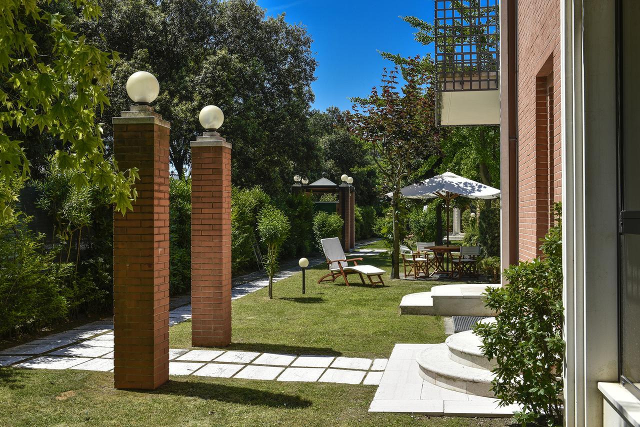 Db Villas Le Ville Del Lido Resort Lido di Venezia Exterior foto
